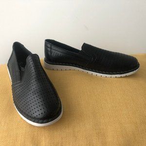 MMM Black Slip-on Loafers